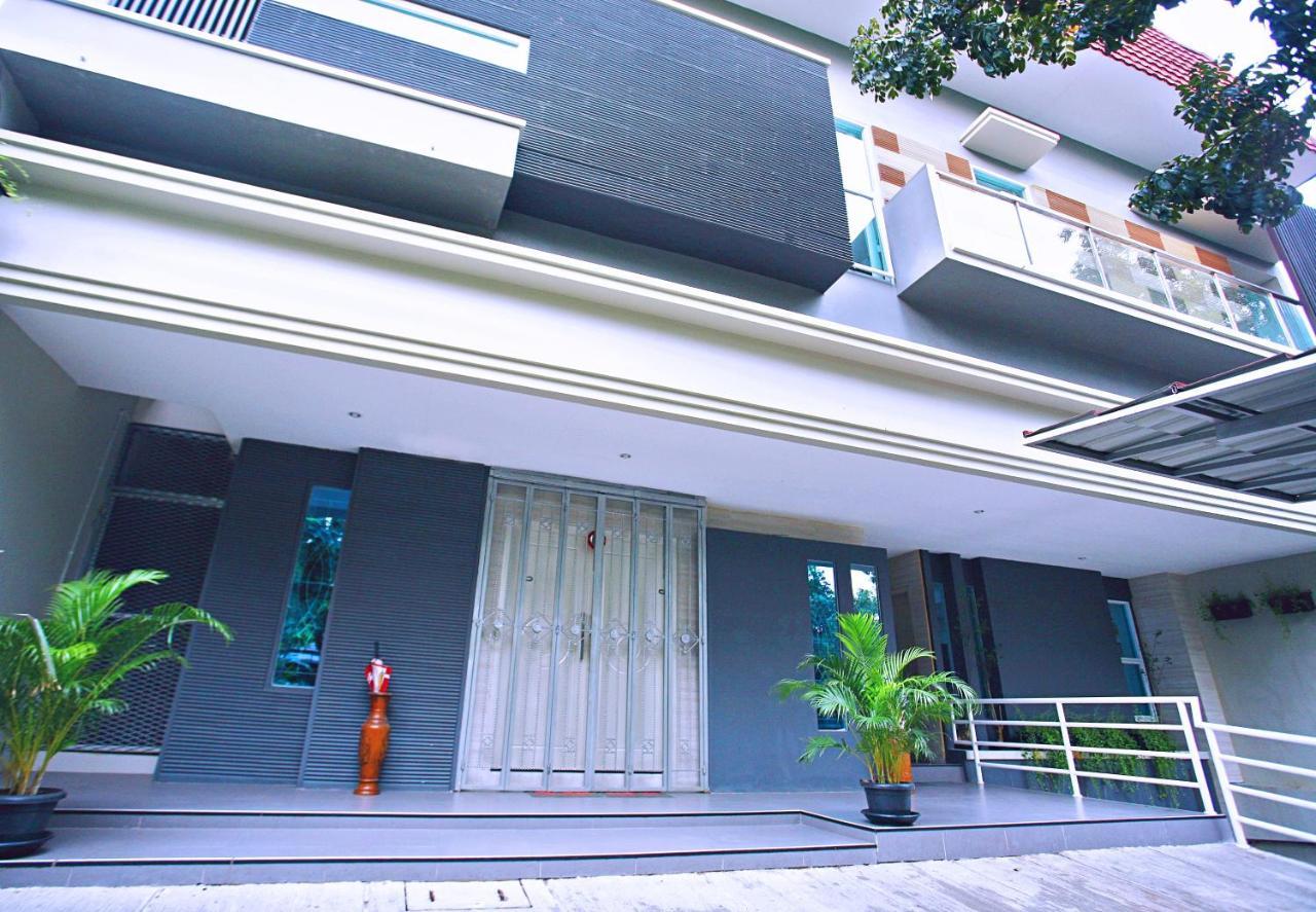 Blossom Resident Blok M Jakarta Buitenkant foto